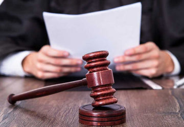 قضاوت بر دو رکن «قانون و عدالت» استوار است