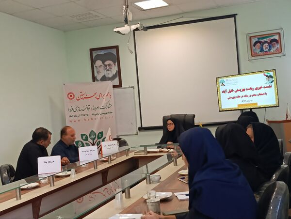 نشست خبری اصحاب رسانه با رییس اداره بهزیستی شهرستان خلیل آباد 