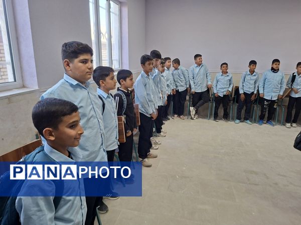 روشن شدن چراغ مدرسه قلم ۱۲ زاغه در ارتباط زنده با رئیس‌جمهور