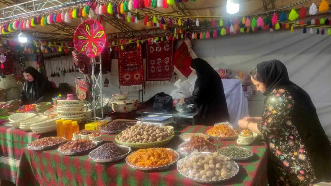 برپایی نمایشگاه صنایع کوچک همزمان با نمایشگاه ملی «پشم تا فرش»در چهارمحال و بختیاری