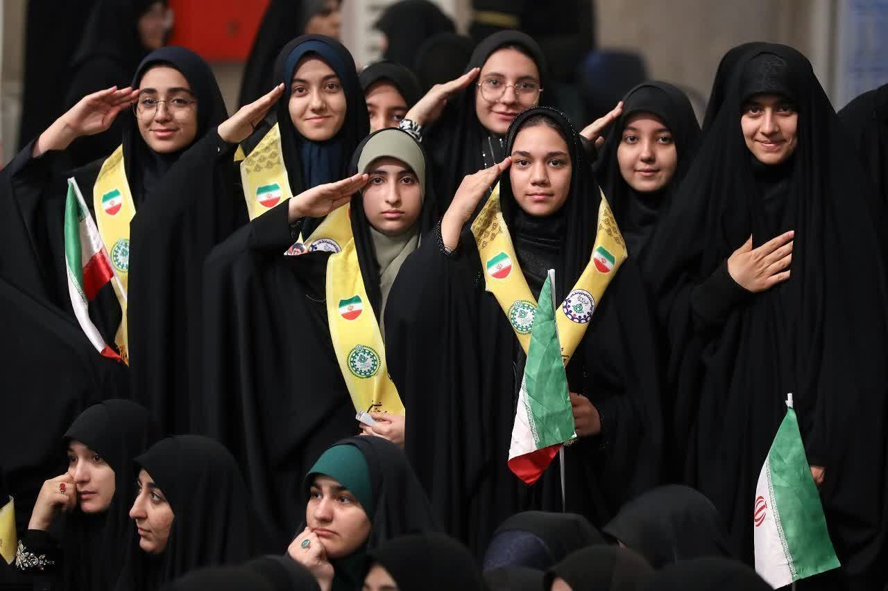 تجربه یک روز شیرین در دیدار نوجوانان با رهبری