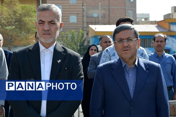 حاج مجید خوئی و بانو کمپانی، سازندگان ۹ کلاس جدید برای دختران بهارستانی