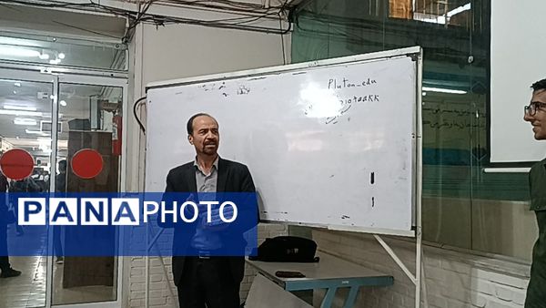 جلسه تبادل تجربه با رتبه ۵ کنکور در دبیرستان شاهد ابوذر غفاری 