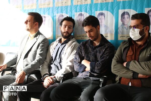 نواختن زنگ پدافندغیرعامل در مدرسه شهید بهشتی شهرستان فریدن  
