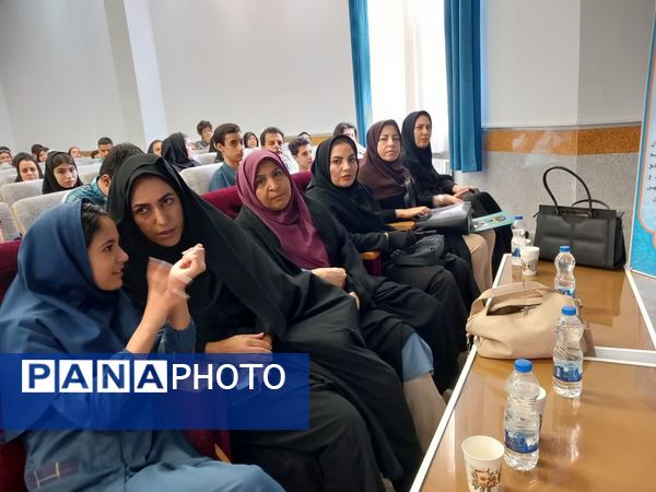 آیین اختتامیه هشتمین جشنواره سفیران سلامت ناحیه 6 مشهد