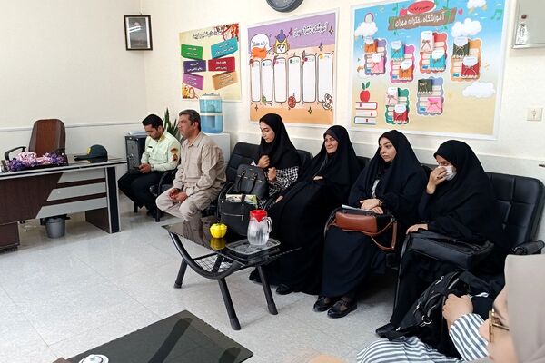 بزرگداشت هفته فراجا در مدارس دخترانه مهران، ملوک زندی و خاتم‌الانبیاء