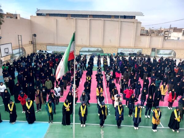 چهارشنبه متفاوت با حضور مدیر آموزش و پرورش ناحیه یک در دبیرستان عفت