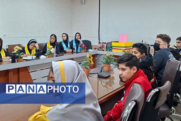 جلسه هم‌افزایی و توانمندسازی دانش‌آموزان جدیدالورود خبرگزاری پانا قرچک
