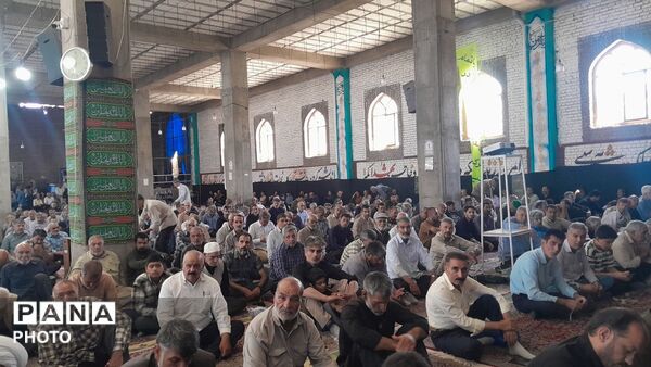 نماز جمعه در مسجد جامع شهرستان نیشابور 