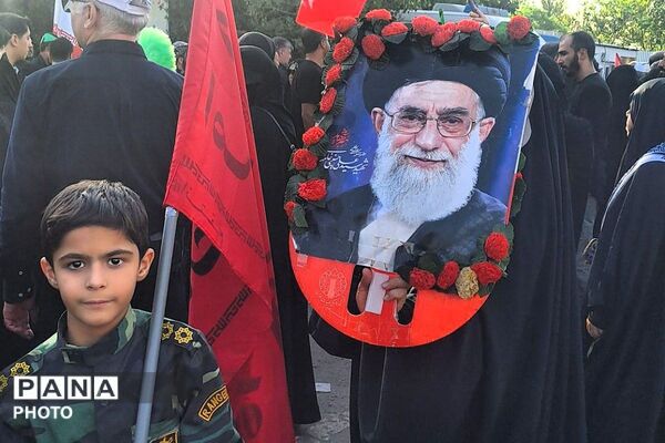فریاد نسل نو در سوگ رهبر؛ مشقِ وفاداری در قابِ تشییع 