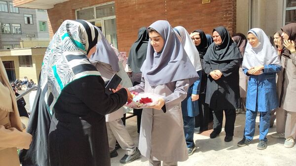 جشن روز معلم دبیرستان شهیده محبوبه دانش 