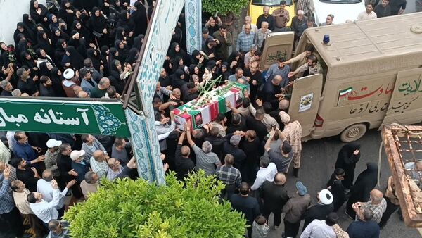 مردم محمودآباد به استقبال شهید سرافراز سعید محمودی رفتند
