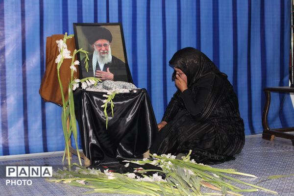 میزبانی موکب امام خامنه‌ای از زائران رهبر شهید
