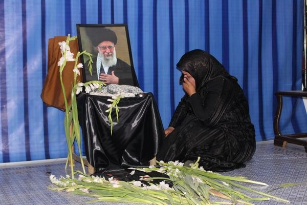 میزبانی موکب امام خامنه‌ای از زائران رهبر شهید
