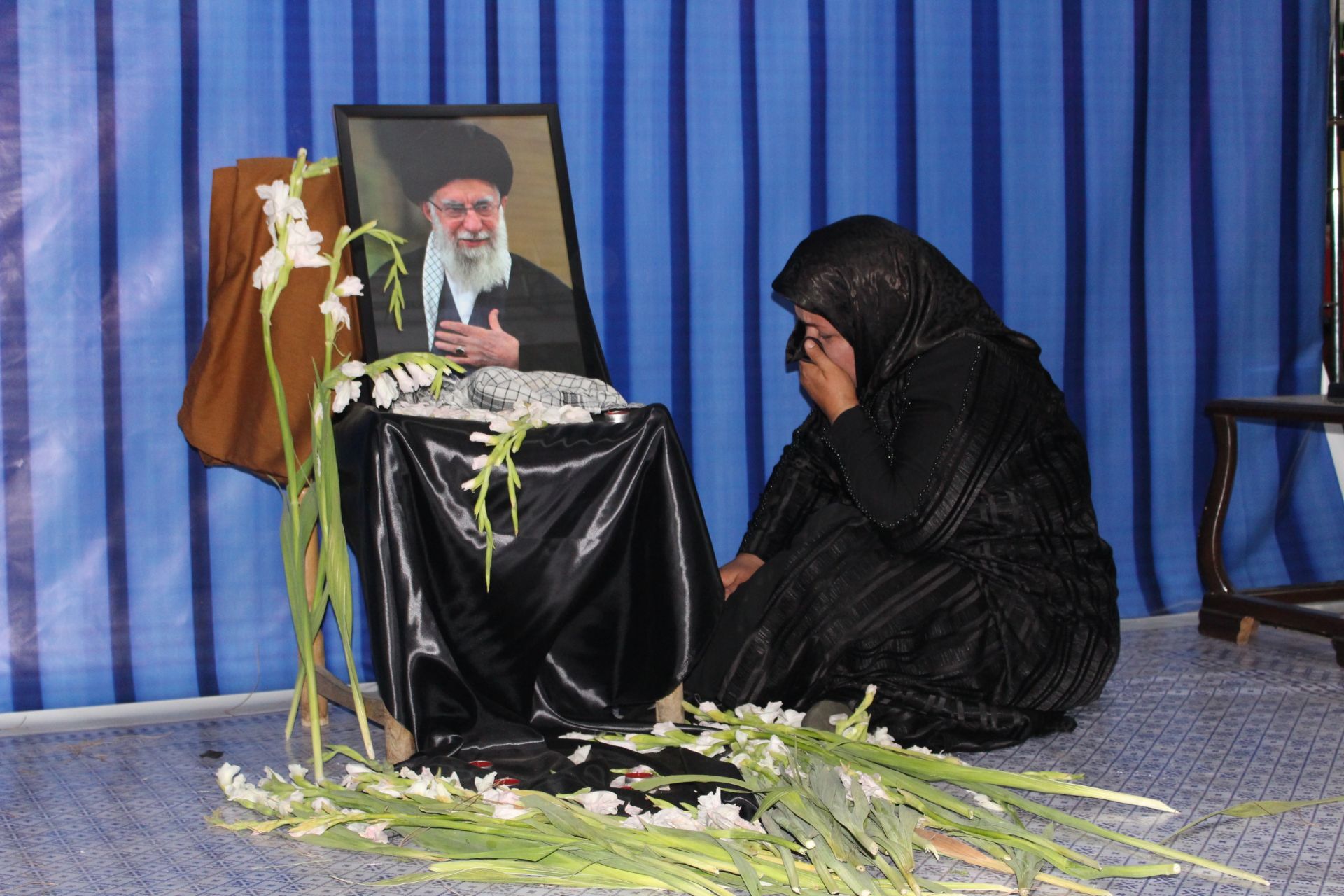 میزبانی موکب امام خامنه‌ای از زائران رهبر شهید