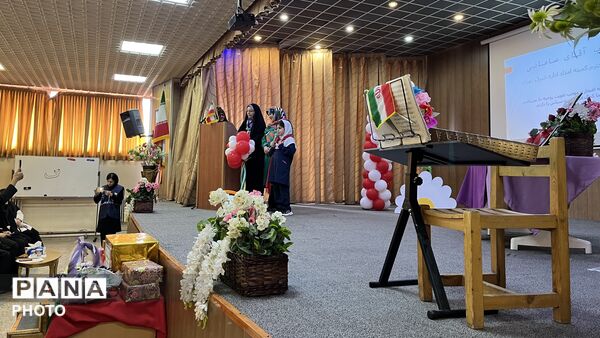 جشن عاطفه‌ها در دبستان علامه طباطبایی منطقه ۶ 