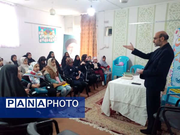 کارگاه هم‌اندیشی دختران خبرنگار پانا خلیل آباد 