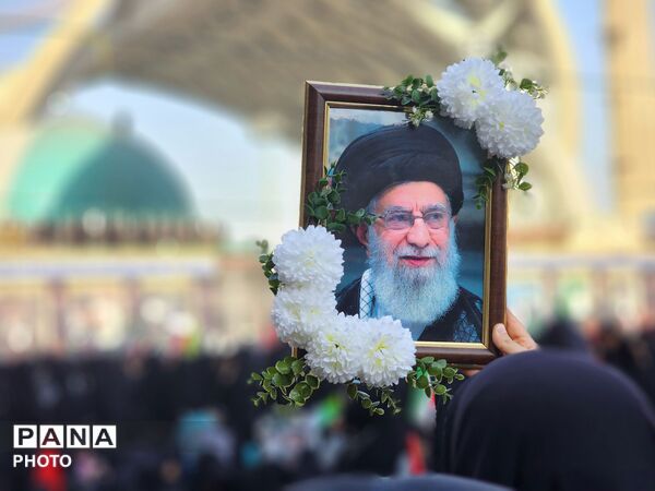 قاب ماندگار عشق؛ وداعی تاریخی در مصلی امام خمینی(ره)