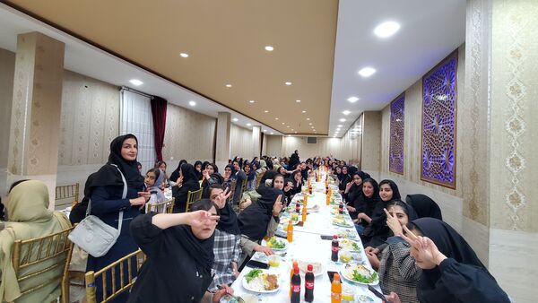 بروجنی‌ها به استقبال حاجیه دانش‌آموز 