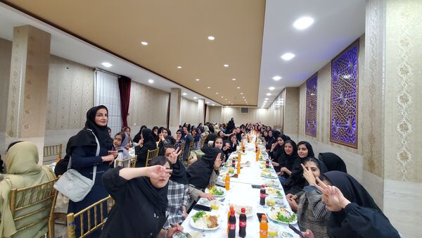 بروجنی‌ها به استقبال حاجیه دانش‌آموز 
