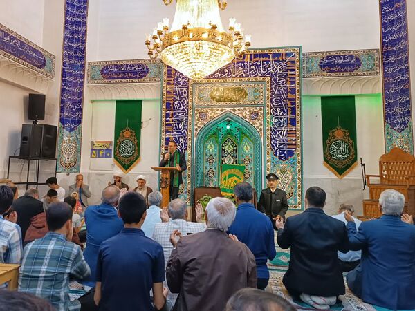 پرچم متبرک امام رضا (ع) در جشن ولادت امام رئوف در مسجد امام حسن عسکری (ع) بجنورد 