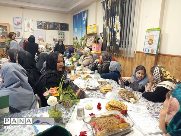 طعم غذای سنتی مادر بزرگ ها ، زیر سقف دبستان مصلی نژادحضرت زینب (س)
