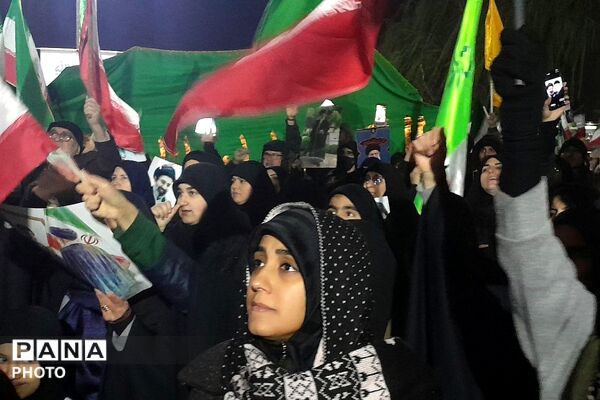 بیعت مردم انقلابی شهرری با سومین رهبر انقلاب 