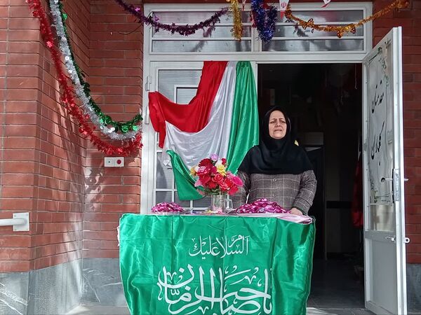 جشن میلاد منجی عالم بشریت در دبیرستان مادر مهربان خلیل آباد