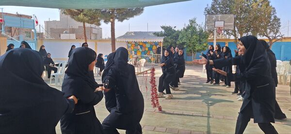 افتتاحیه المپیاد ورزشی در دبیرستان فرزانگان دوره اول 