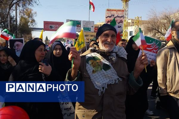 حضور پرشور مردم شیراز در راهپیمایی 22 بهمن، خون تازه در رگ‌های انقلاب 