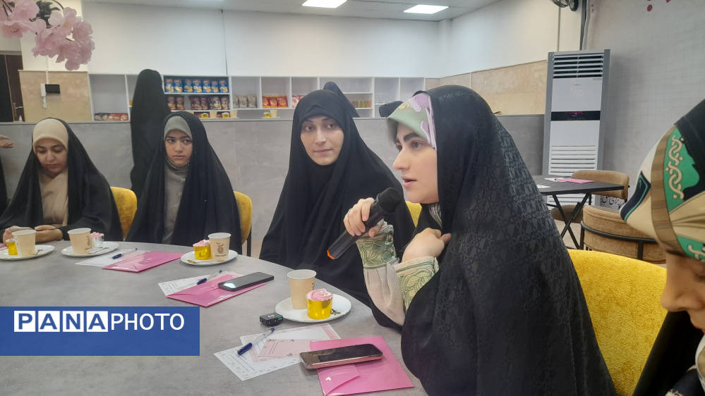 حضور مشاور معاون رئیس جمهور در مرکز «حس خوب» قم