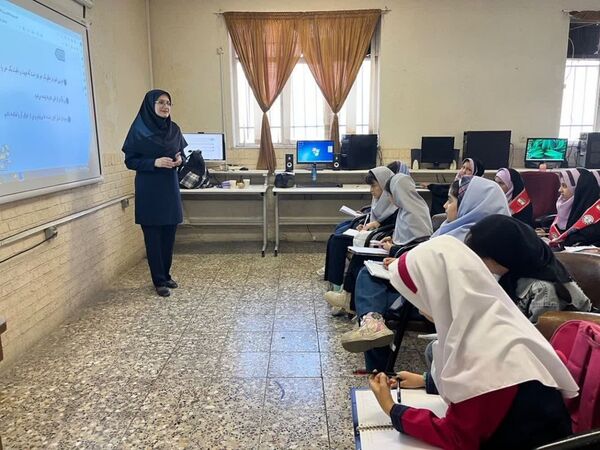  دوره مقدماتی خبرنگاری در پژوهشسرای دانش‌آموزی ناحیه۶ مشهد