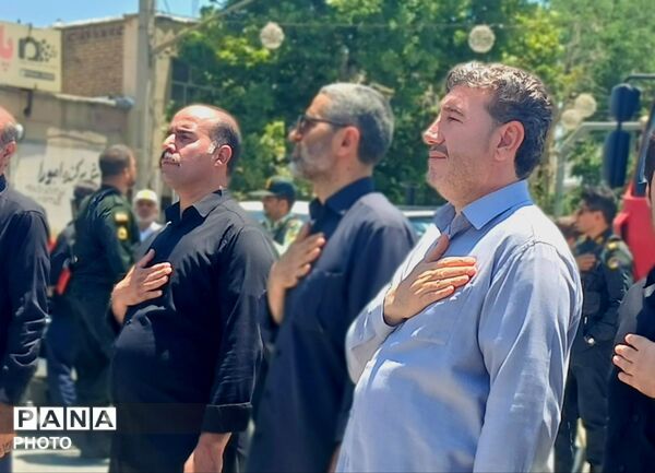  برافراشته شدن پرچم های «یالثارات‌الحسین» بر دوش عزاداران حسینی کامیاران