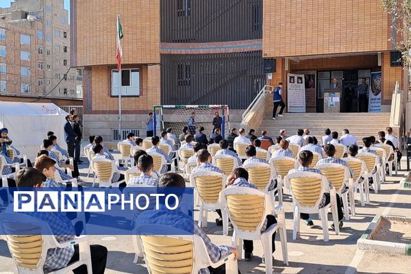 مراسم پدافند غیرعامل در دبیرستان بشارت بهارستان‌دو 