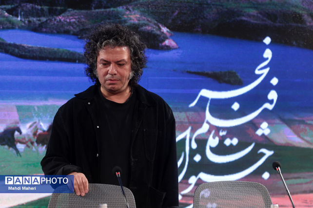 نشست نقد و بررسی فیلم «جهان مبهم هاتف» در چهل و چهارمین جشنواره ملی فیلم فجر