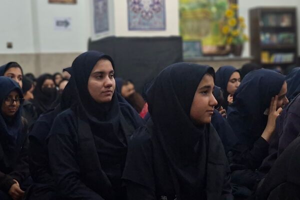 مدرسه نمونه‌دولتی ارشاد شهرستان قرچک در سوگ یاس نبی