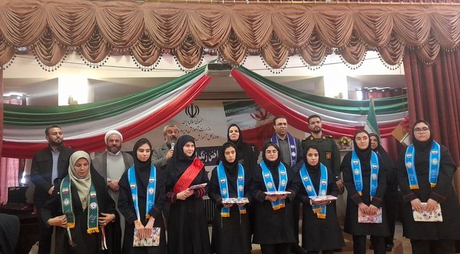 آیین متمرکز منطقه‌ای نواختن زنگ انقلاب در مدرسه فاطمه پزشکی ناحیه ۴ کرج