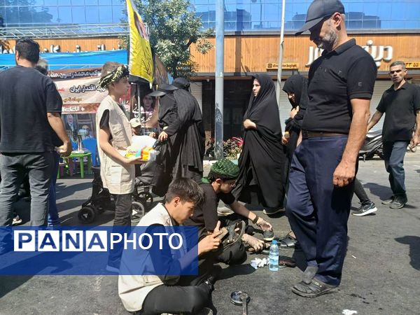 جا مانده‌ایم، اما بی‌خبر نه