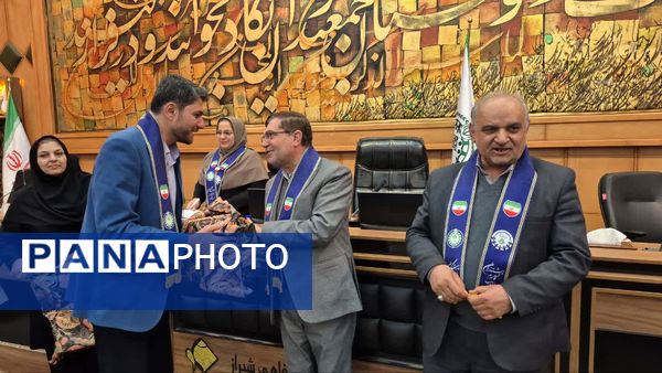 نشست هم‌اندیشی مسئولان سازمان دانش‌آموزی استان فارس روز دوم