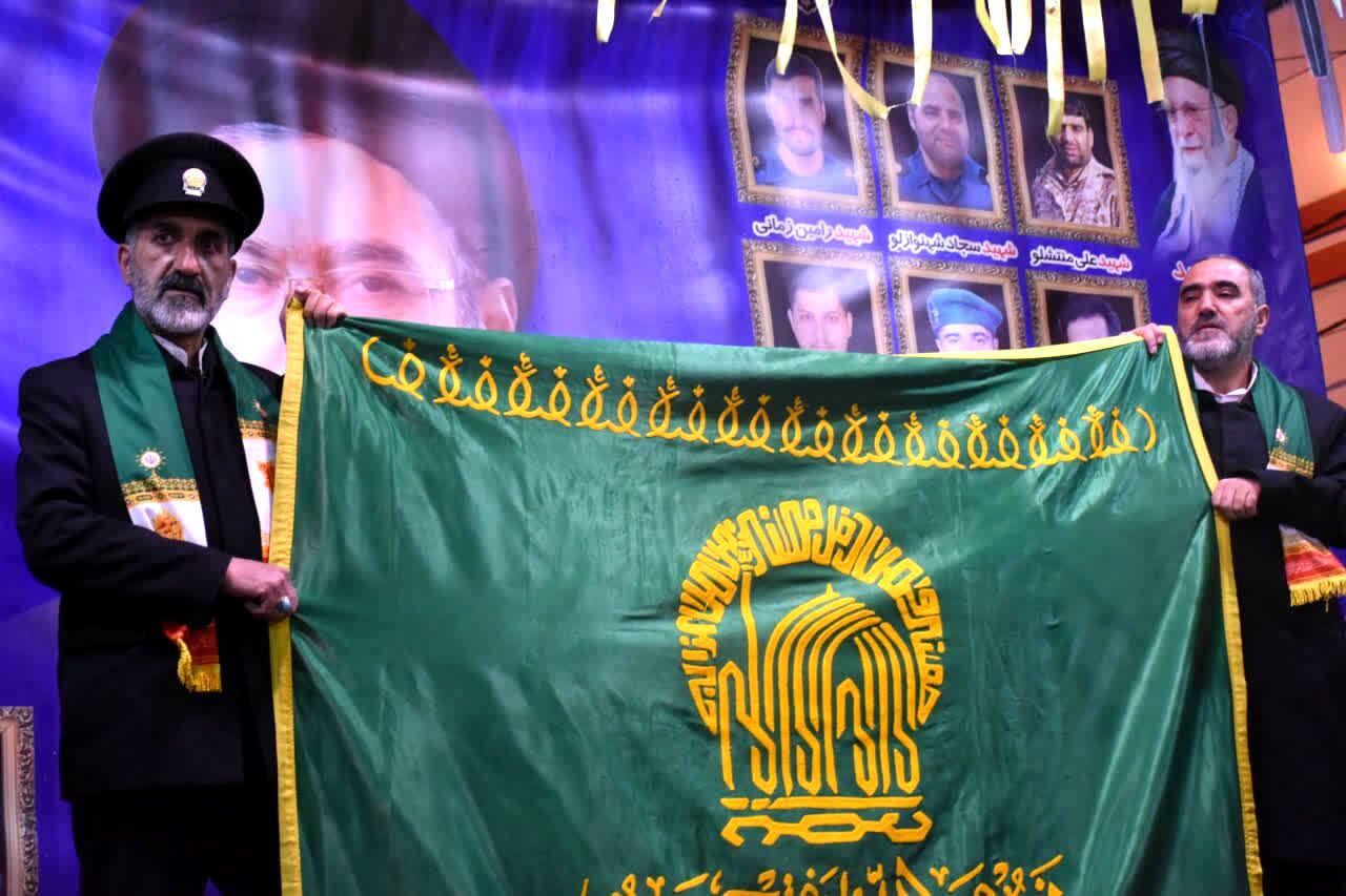 حضور خادمان آستان قدس رضوی در موج پنجاه‌وهشتم تجمعات شبانه؛ همدلی با بیرق حرم رضوی