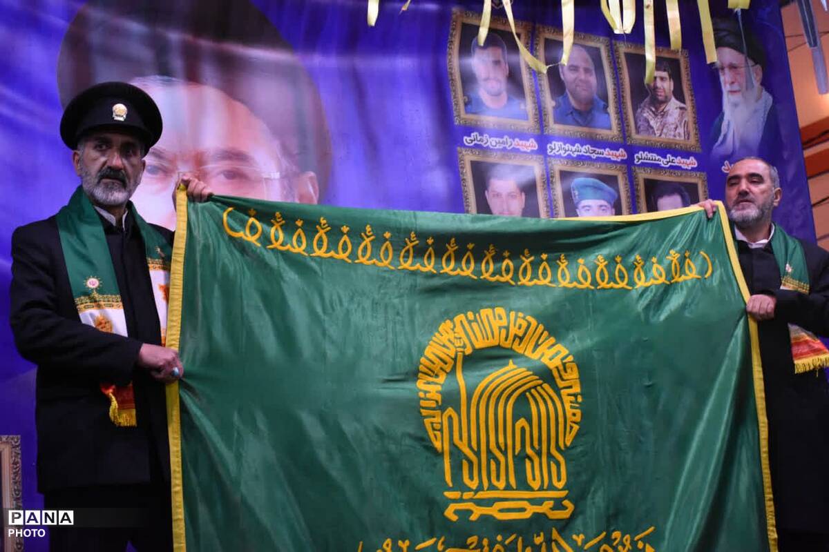 حضور خادمان آستان قدس رضوی در موج پنجاه‌وهشتم تجمعات شبانه؛ همدلی با بیرق حرم رضوی