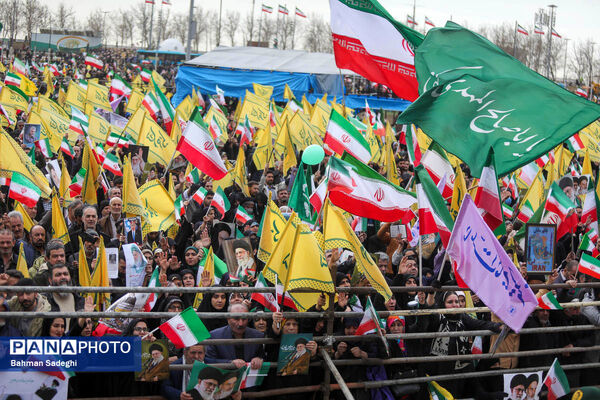 سخنرانی رئیس جمهور در جمع راهپیمایان ۲۲ بهمن