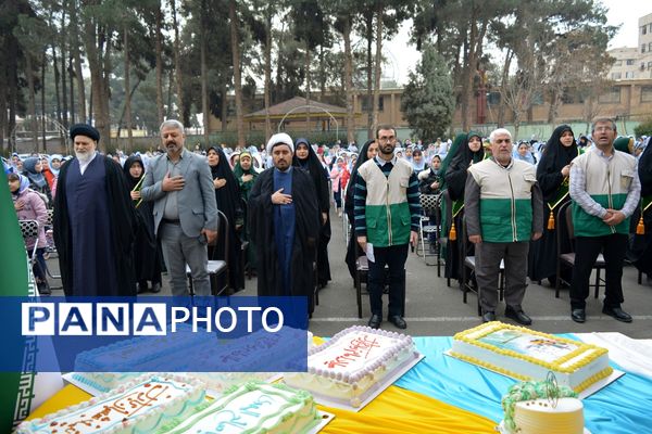 حضور خادمان رضوی در مدرسه قدر بهارستان‌دو