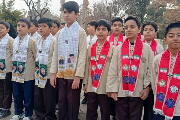 اجتماع مردم بصیر و انقلابی نیشابور در آغاز دهه فجر