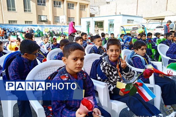 جشن شکوفه ها در مدارس شهرستان قدس، آغاز طلایی و شیرین  سال تحصیلی