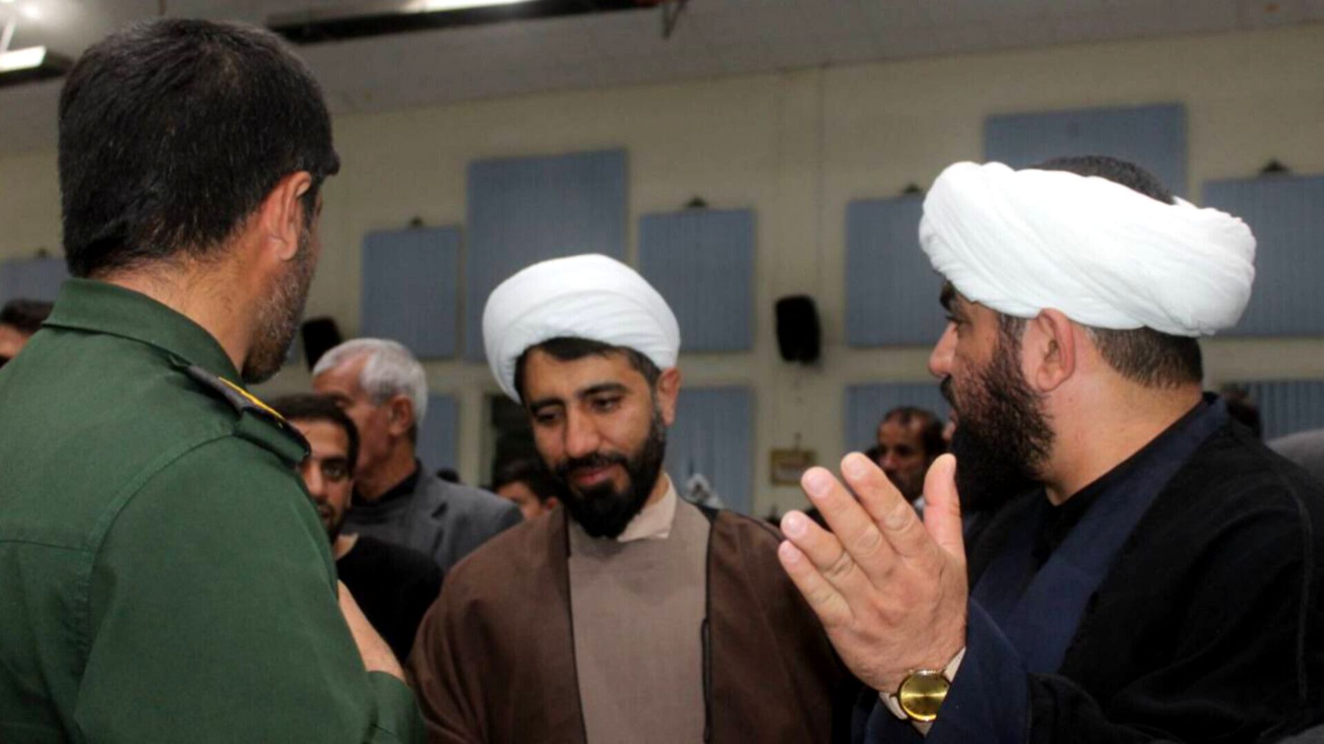 طلاب و بسیجیان شهرستان مارگون در شب پنجم غمِ شهادت امام خامنه‌ای، اقدامات آمریکا را محکوم کردند