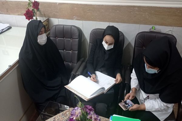 بازدید از وضعیت بهداشت و پایگاه‌های تغذیه سالم مدارس پاکدشت 