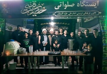 خدمت بی‌منت نوجوانان در موکب حسینی؛ نقش‌آفرینی نسل آینده در احیای فرهنگ عاشورا