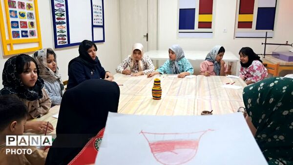 "یک قاب لبخند" به مناسبت روز خانواده
