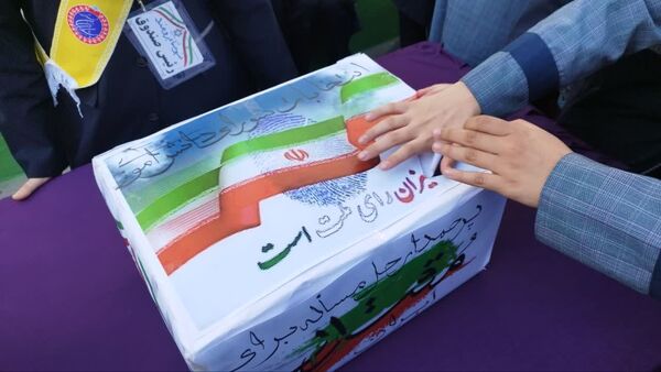 انتخابات شورای دانش آموزی دبیرستان شاهد تکتم ناحیه۳